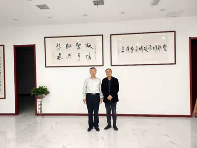 师展老师和曹育民将军