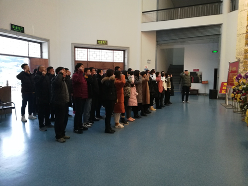 街道办事处党员重温入党誓词.jpg