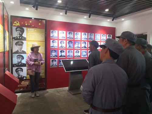 主题党日活动.jpg