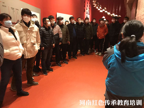 参观红旗渠纪念馆.jpg