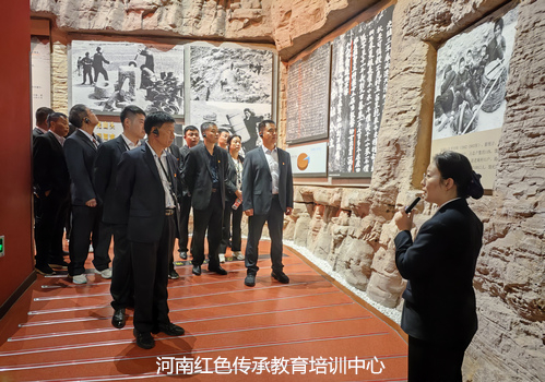 红旗渠纪念馆内.jpg