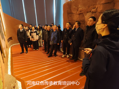 1763026219748799.jpg 红旗渠纪念馆内.jpg