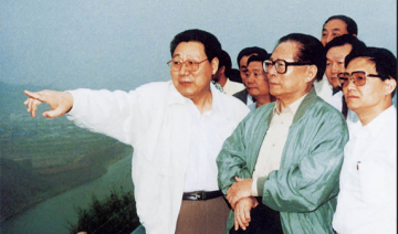 ​一九九九年六月十九日江泽民同志视察黄河小浪底工程